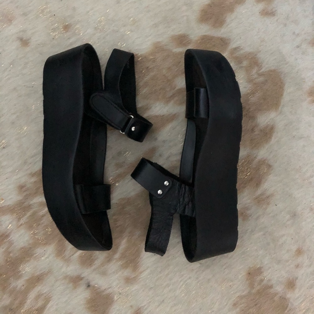 Topshop Black Platform Sandals Size 8